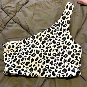 One shoulder sports bra